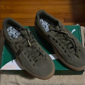 Puma olive night women sneakers